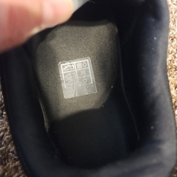 On Cloud 6 Triple Black Mens Running Athletic Casual size 7 men - Picture 9 of 12